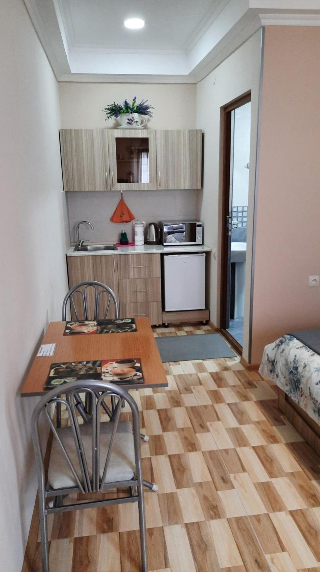 Hotel Central Kutaisi Bagian luar foto