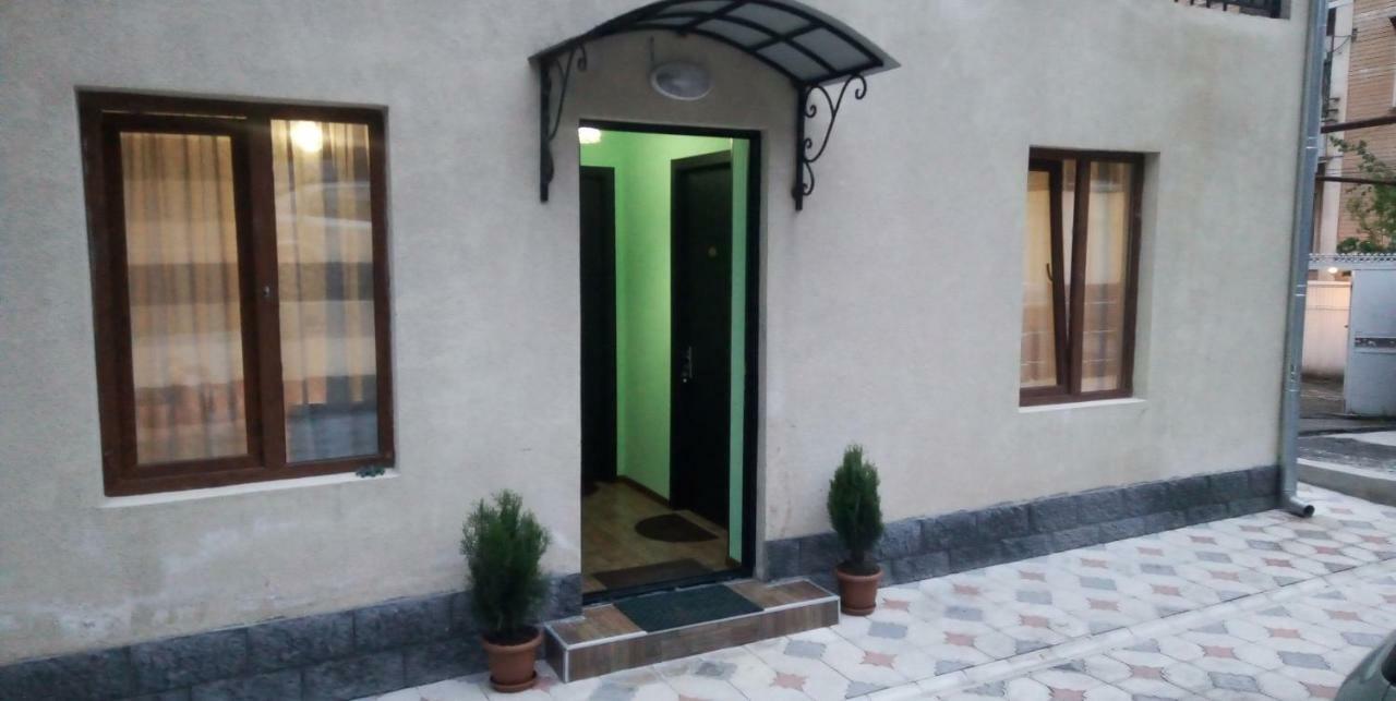 Hotel Central Kutaisi Bagian luar foto